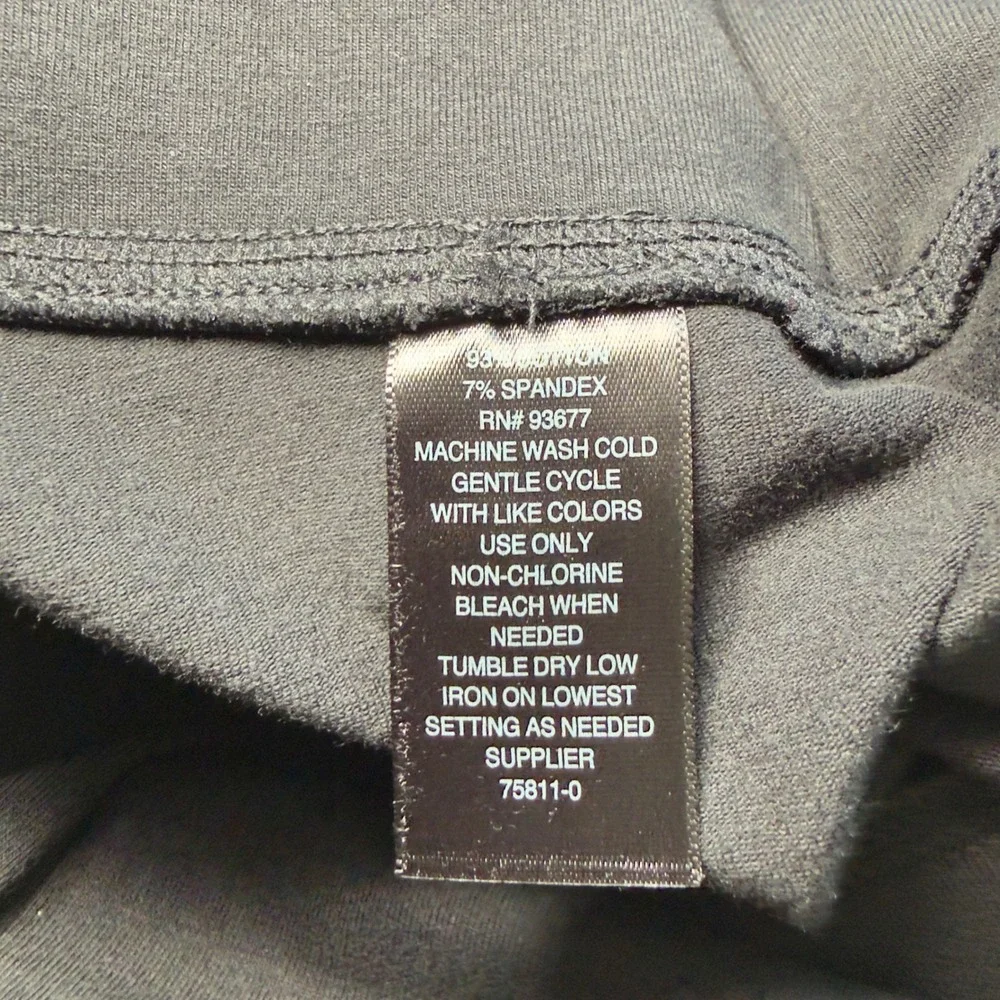 Xersion Small Black‎ Mid Rise Fitted Capri Key Pocket Stretch Pants Workout